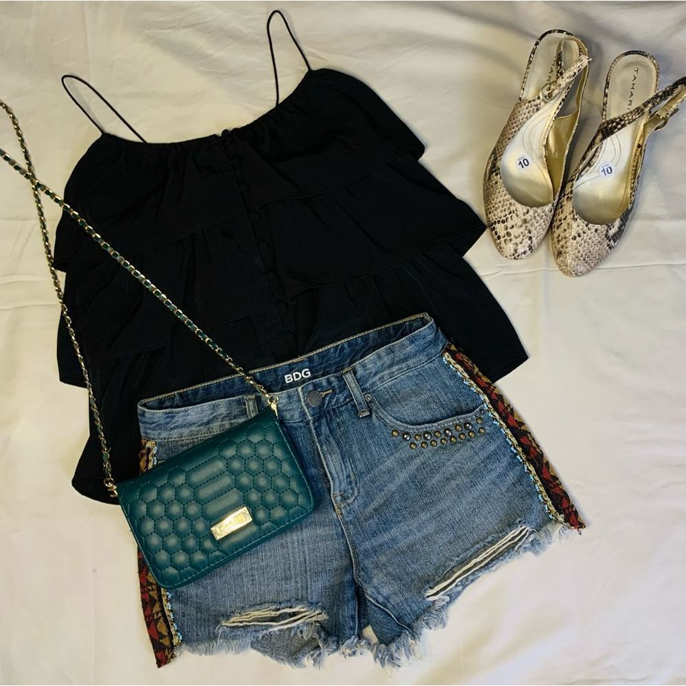 BDG Mid Rise Jean shorts
